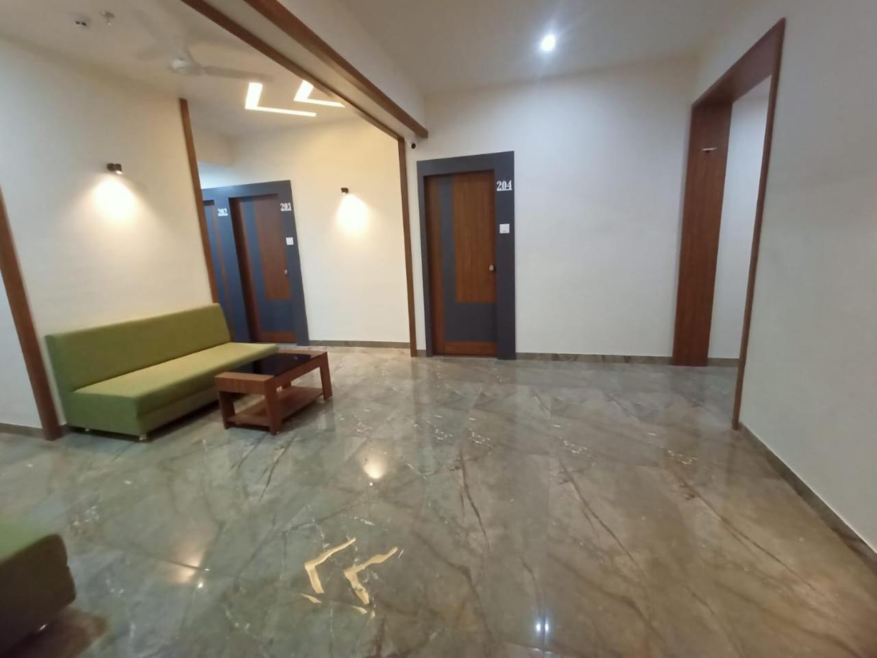 Hotel Crossview Palanpur Zewnętrze zdjęcie