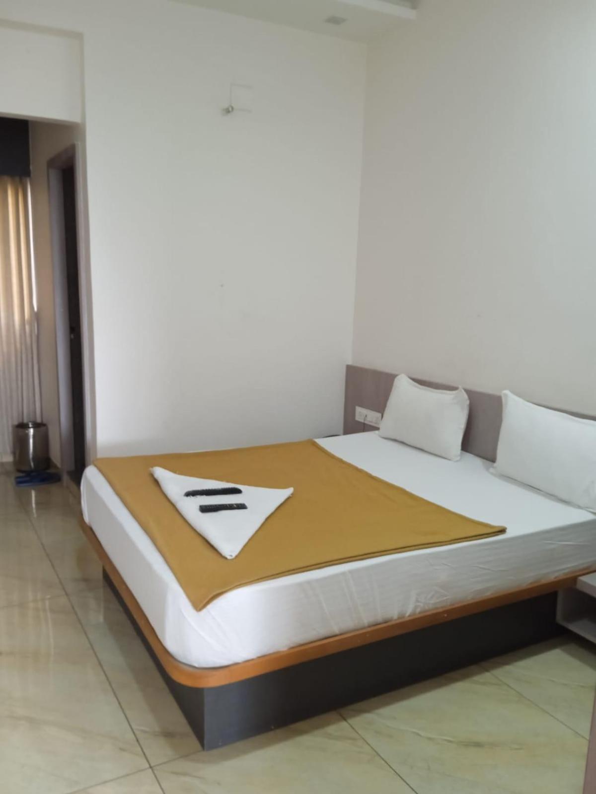 Hotel Crossview Palanpur Zewnętrze zdjęcie