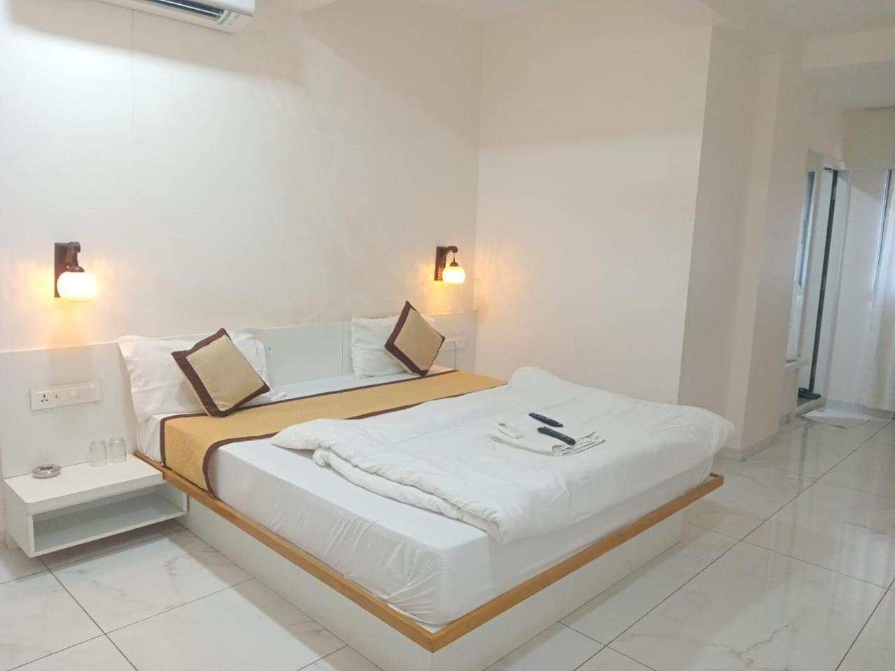 Hotel Crossview Palanpur Zewnętrze zdjęcie