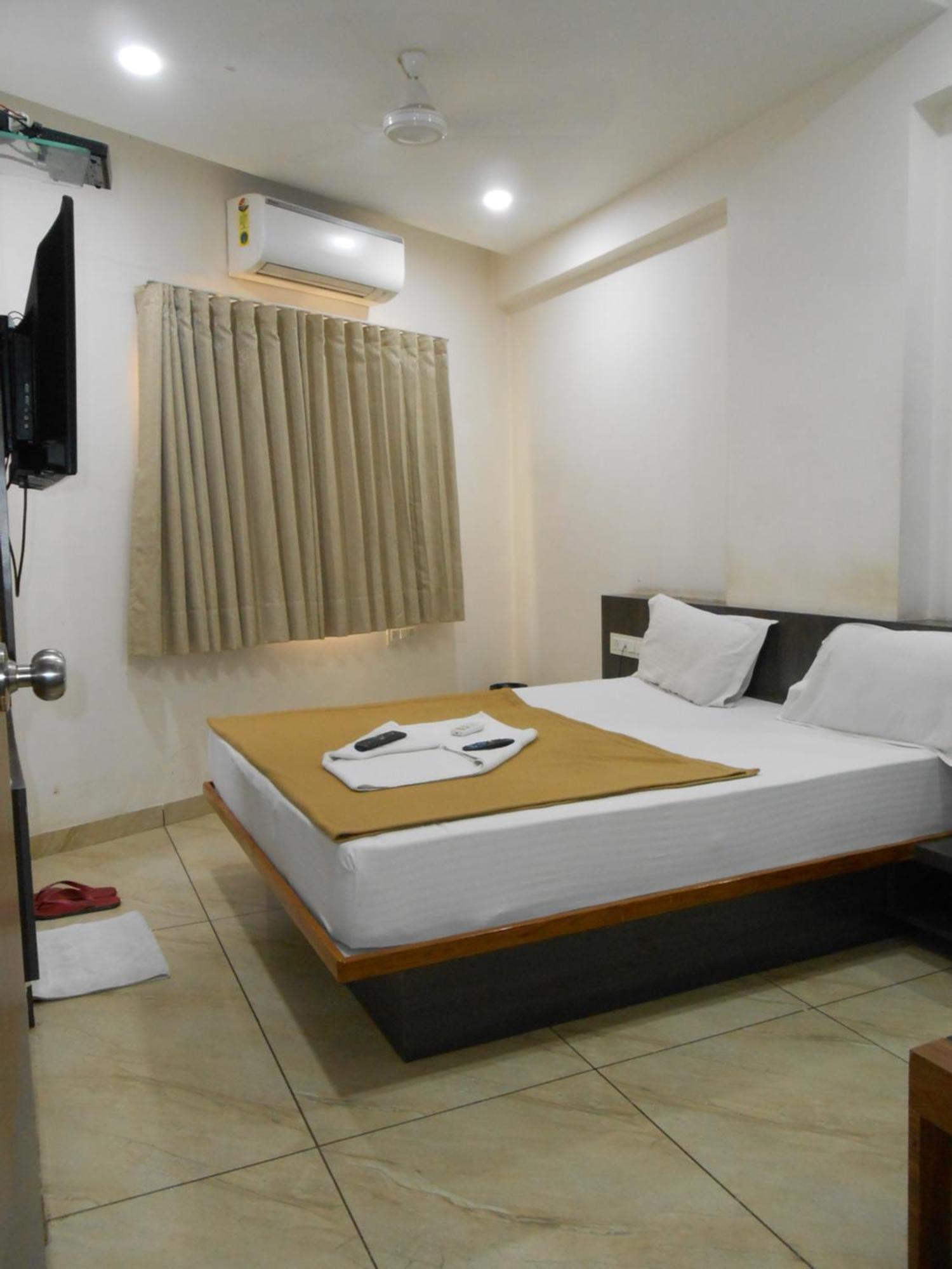 Hotel Crossview Palanpur Zewnętrze zdjęcie