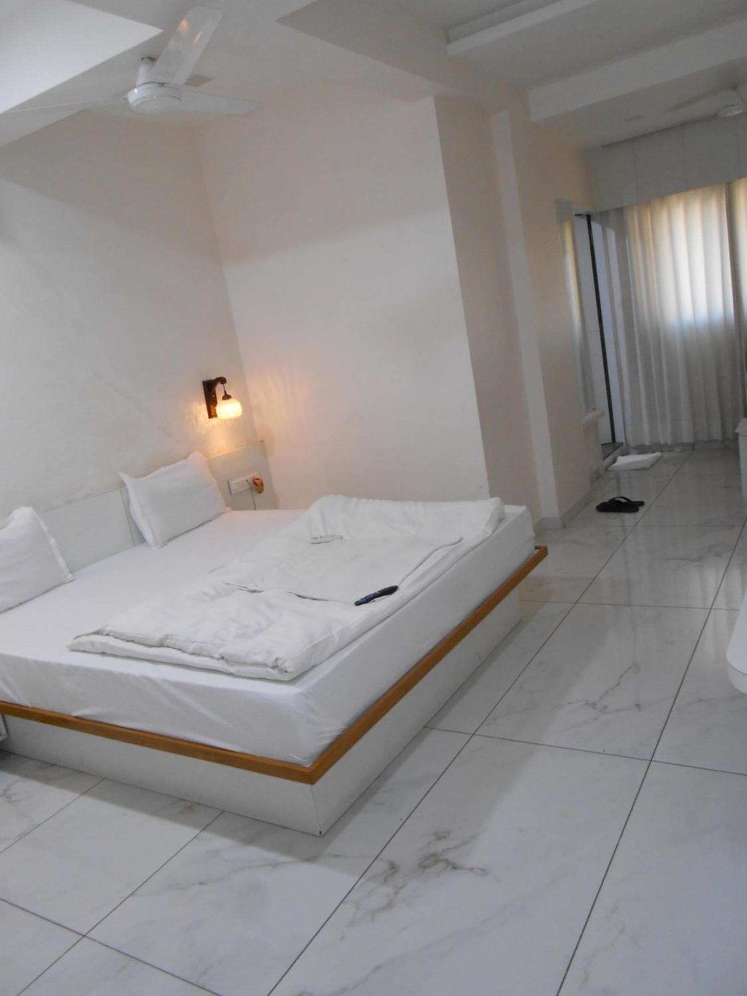 Hotel Crossview Palanpur Zewnętrze zdjęcie